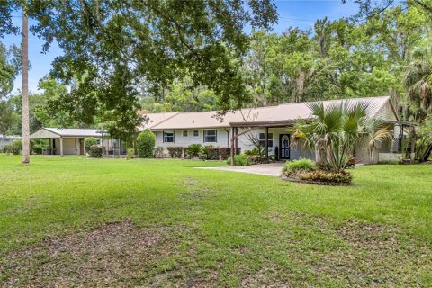 House in Astor, Florida 3 bedrooms, 217.39 sq.m. № 2217828