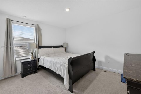 House in Port St. Lucie, Florida 4 bedrooms, 340.95 sq.m. № 2432870 - photo 22