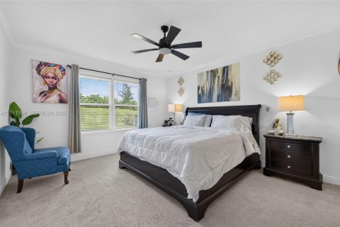 House in Port St. Lucie, Florida 4 bedrooms, 340.95 sq.m. № 2432870 - photo 15