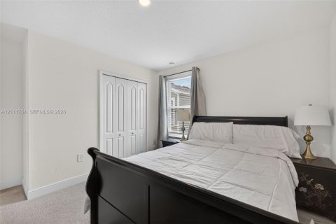 House in Port St. Lucie, Florida 4 bedrooms, 340.95 sq.m. № 2432870 - photo 23