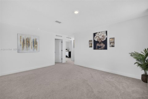 House in Port St. Lucie, Florida 4 bedrooms, 340.95 sq.m. № 2432870 - photo 26