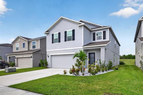 House in Port St. Lucie, Florida 4 bedrooms, 340.95 sq.m. № 2432870 - photo 3