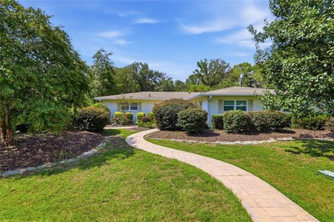 House in Gainesville, Florida 3 bedrooms, 138.89 sq.m. № 2204022