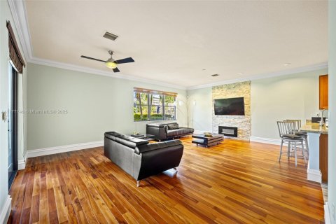 Villa ou maison à vendre à Miami, Floride: 4 chambres, 219.34 m2 № 1862247 - photo 9