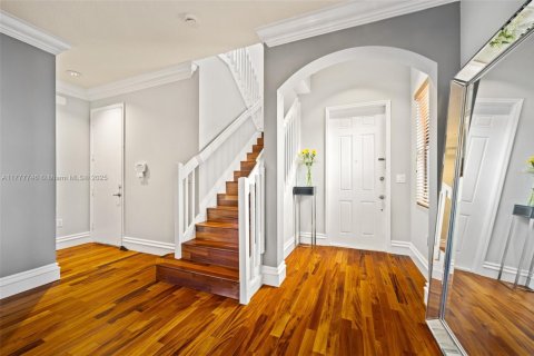 Villa ou maison à vendre à Miami, Floride: 4 chambres, 219.34 m2 № 1862247 - photo 5