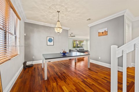 Villa ou maison à vendre à Miami, Floride: 4 chambres, 219.34 m2 № 1862247 - photo 7