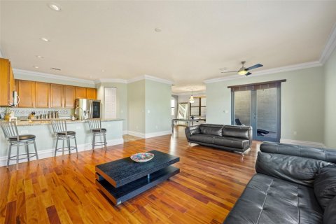 Villa ou maison à vendre à Miami, Floride: 4 chambres, 219.34 m2 № 1862247 - photo 11