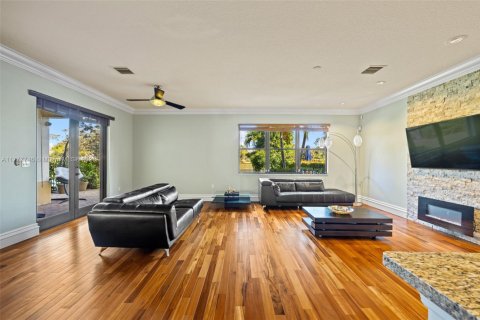 Villa ou maison à vendre à Miami, Floride: 4 chambres, 219.34 m2 № 1862247 - photo 8