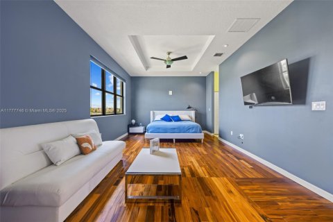 Villa ou maison à vendre à Miami, Floride: 4 chambres, 219.34 m2 № 1862247 - photo 17