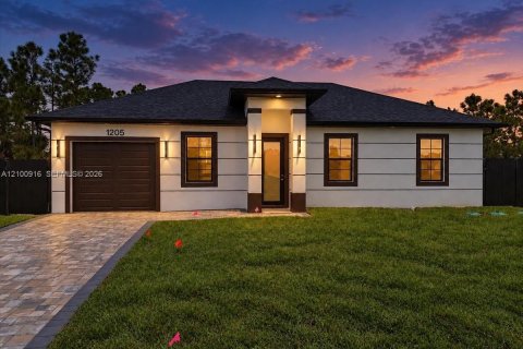 Villa ou maison à Lehigh Acres, Floride 3 chambres № 2401678