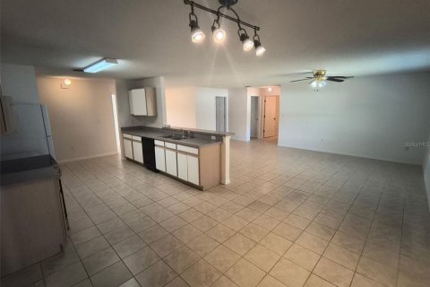 Villa ou maison à louer à Palm Coast, Floride: 4 chambres, 178.47 m2 № 2397014 - photo 4