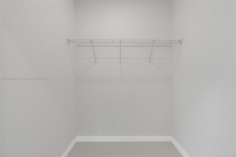 Townhouse in Miami, Florida 5 bedrooms № 1893246 - photo 30