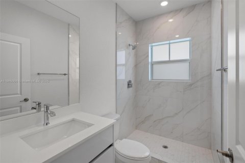 Townhouse in Miami, Florida 5 bedrooms № 1893246 - photo 17