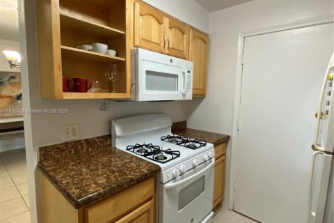 Condominio en venta en Pinecrest, Florida, 1 dormitorio, 79.15 m2 № 1821725 - foto 18