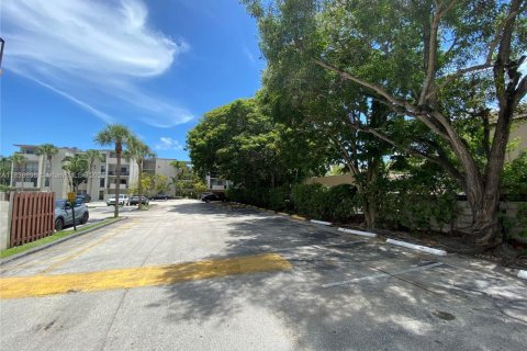Condominio en venta en Pinecrest, Florida, 1 dormitorio, 79.15 m2 № 1821725 - foto 27