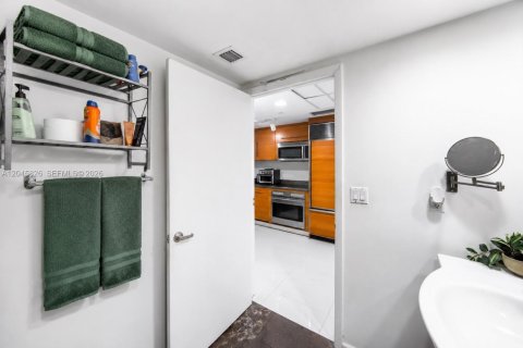 Снять в аренду кондоминиум в Майами, Флорида 50.72м2, № 2252064 - фото 11