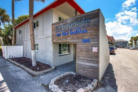 Condo in Daytona Beach, Florida, 2 bedrooms  № 1534272 - photo 1