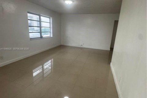 Apartment in Hollywood, Florida 1 bedroom, 69.68 sq.m. № 2002805