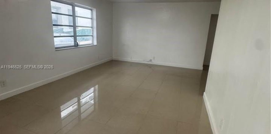 Apartment in Hollywood, Florida 1 bedroom, 69.68 sq.m. № 2002805