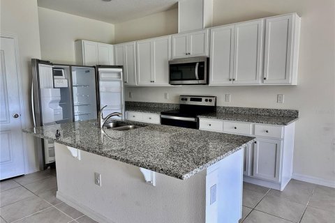 Touwnhouse à louer à Howey-in-the-Hills, Floride: 3 chambres, 154.22 m2 № 2402888 - photo 2