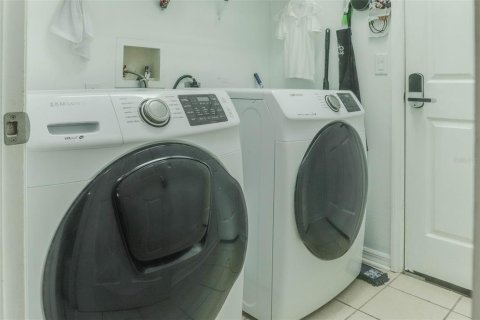 House in Orlando, Florida 4 bedrooms, 185.8 sq.m. № 1570000 - photo 22
