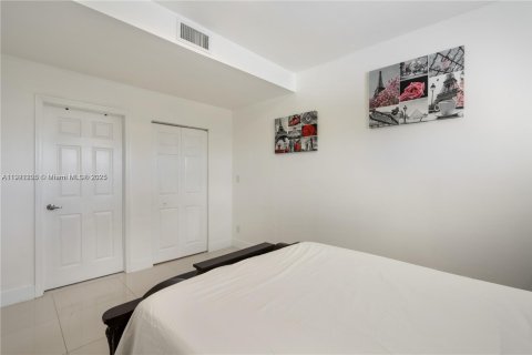 Купить таунхаус в Хомстед, Флорида 4 спальни, 137.12м2, № 1976149 - фото 24