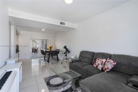 Купить таунхаус в Хомстед, Флорида 4 спальни, 137.12м2, № 1976149 - фото 3