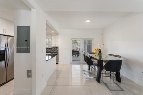 Купить таунхаус в Хомстед, Флорида 4 спальни, 137.12м2, № 1976149 - фото 4