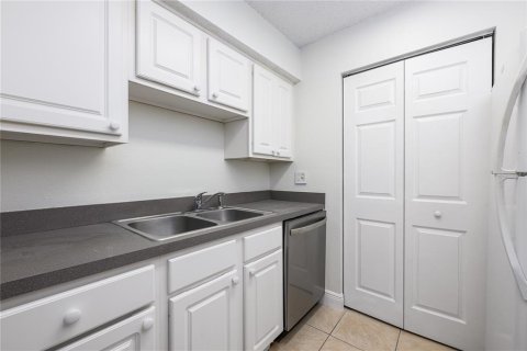 Condo in Casselberry, Florida, 1 bedroom  № 1813643 - photo 14
