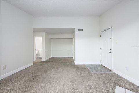 Condo in Casselberry, Florida, 1 bedroom  № 1813643 - photo 9