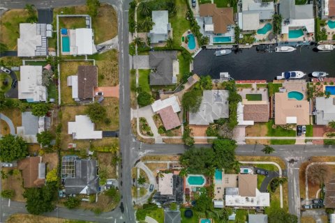 House in Pompano Beach, Florida 2 bedrooms, 139.82 sq.m. № 1152241 - photo 1