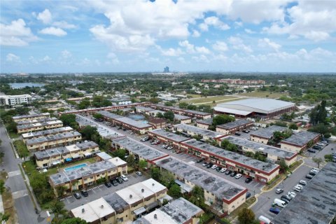 Condominio en venta en Davie, Florida, 2 dormitorios, 121.33 m2 № 970538 - foto 1