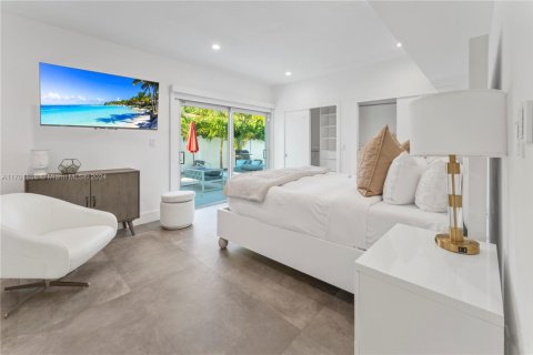Casa en alquiler en North Bay Village, Florida, 4 dormitorios, 217.67 m2 № 1937078 - foto 16