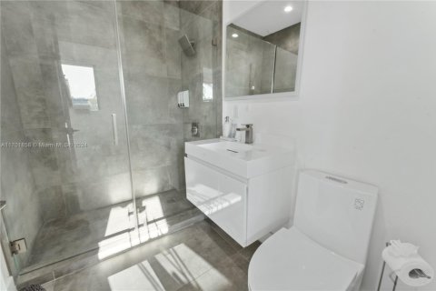 Casa en alquiler en North Bay Village, Florida, 4 dormitorios, 217.67 m2 № 1937078 - foto 15