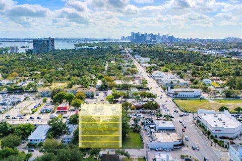 Commercial property in Miami, Florida № 1998113 - photo 4