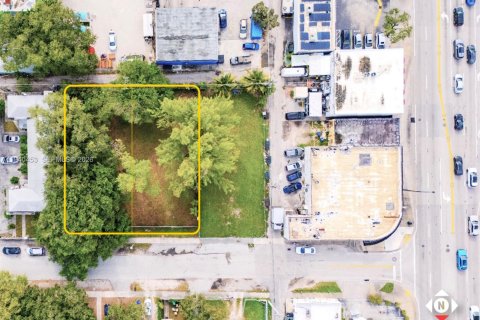 Commercial property in Miami, Florida № 1998113 - photo 3