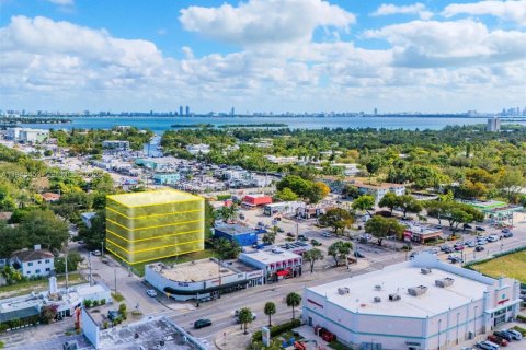 Commercial property in Miami, Florida № 1998113 - photo 17