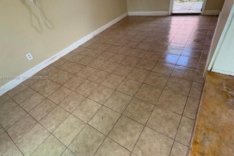 House in Hollywood, Florida 2 bedrooms, 71.35 sq.m. № 2043994 - photo 14