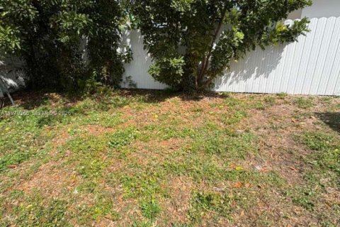 House in Hollywood, Florida 2 bedrooms, 71.35 sq.m. № 2043994 - photo 19