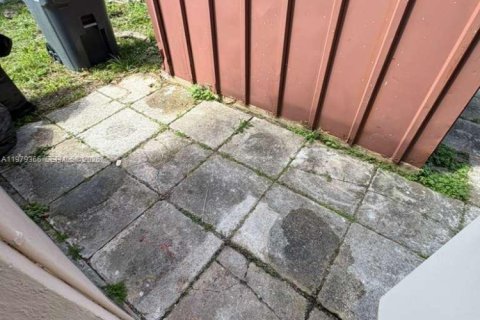 House in Hollywood, Florida 2 bedrooms, 71.35 sq.m. № 2043994 - photo 6