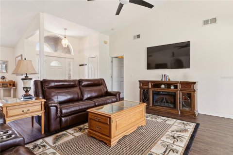 Villa ou maison à vendre à Palm Coast, Floride: 3 chambres, 174.84 m2 № 2201919 - photo 10