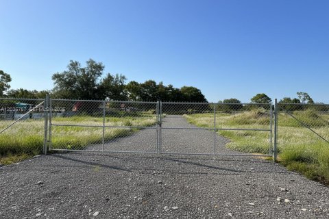 Terreno en Clewiston, Florida № 2085066