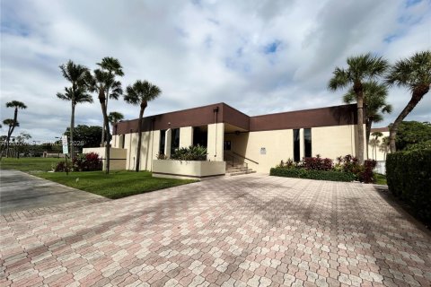 Condominio en venta en Lauderdale Lakes, Florida, 2 dormitorios, 93.09 m2 № 2067868 - foto 9