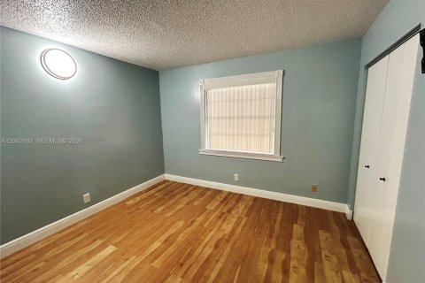 Condominio en venta en Lauderdale Lakes, Florida, 2 dormitorios, 93.09 m2 № 2067868 - foto 7