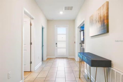 Villa ou maison à vendre à Kissimmee, Floride: 8 chambres, 398.46 m2 № 2388861 - photo 2