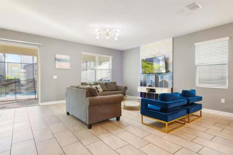 Villa ou maison à vendre à Kissimmee, Floride: 8 chambres, 398.46 m2 № 2388861 - photo 5