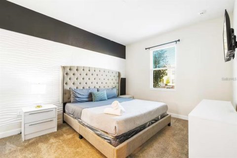 Villa ou maison à vendre à Kissimmee, Floride: 8 chambres, 398.46 m2 № 2388861 - photo 19