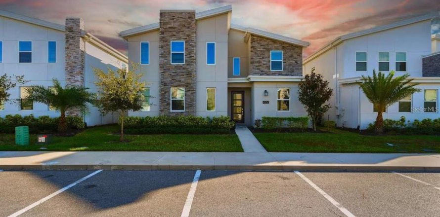 Villa ou maison à STOREY LAKE à Kissimmee, Floride 8 chambres, 398.46 m2 № 2388861
