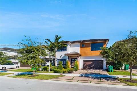Casa en Miami, Florida 5 dormitorios, 286.32 m2 № 2078457