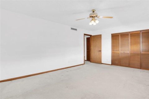 Condo in Saint Pete Beach, Florida, 2 bedrooms  № 1826458 - photo 11
